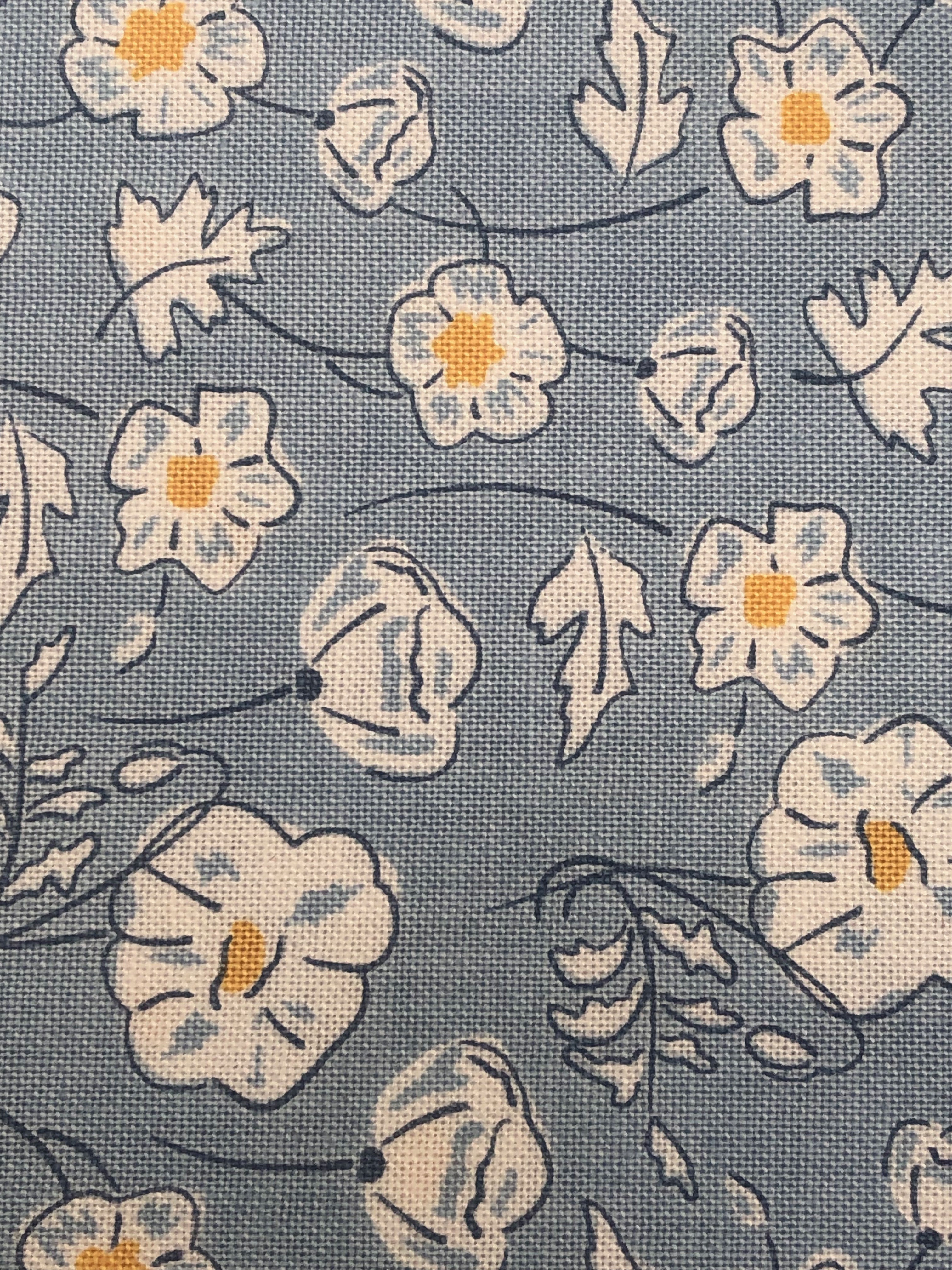 Wide Debbie Shore Cottage Garden Lily Pad Fabric 100/% Soft Cotton 44/" 112cm