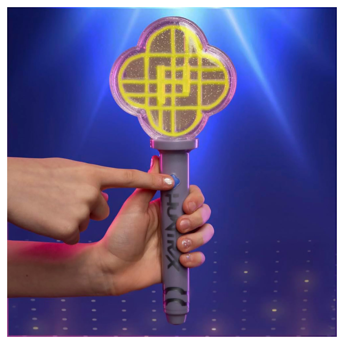 KPop Demon Hunters HUNTR/X Light Stick 5 Colours 8+ Light Modes Interactive 6+ - Image 3