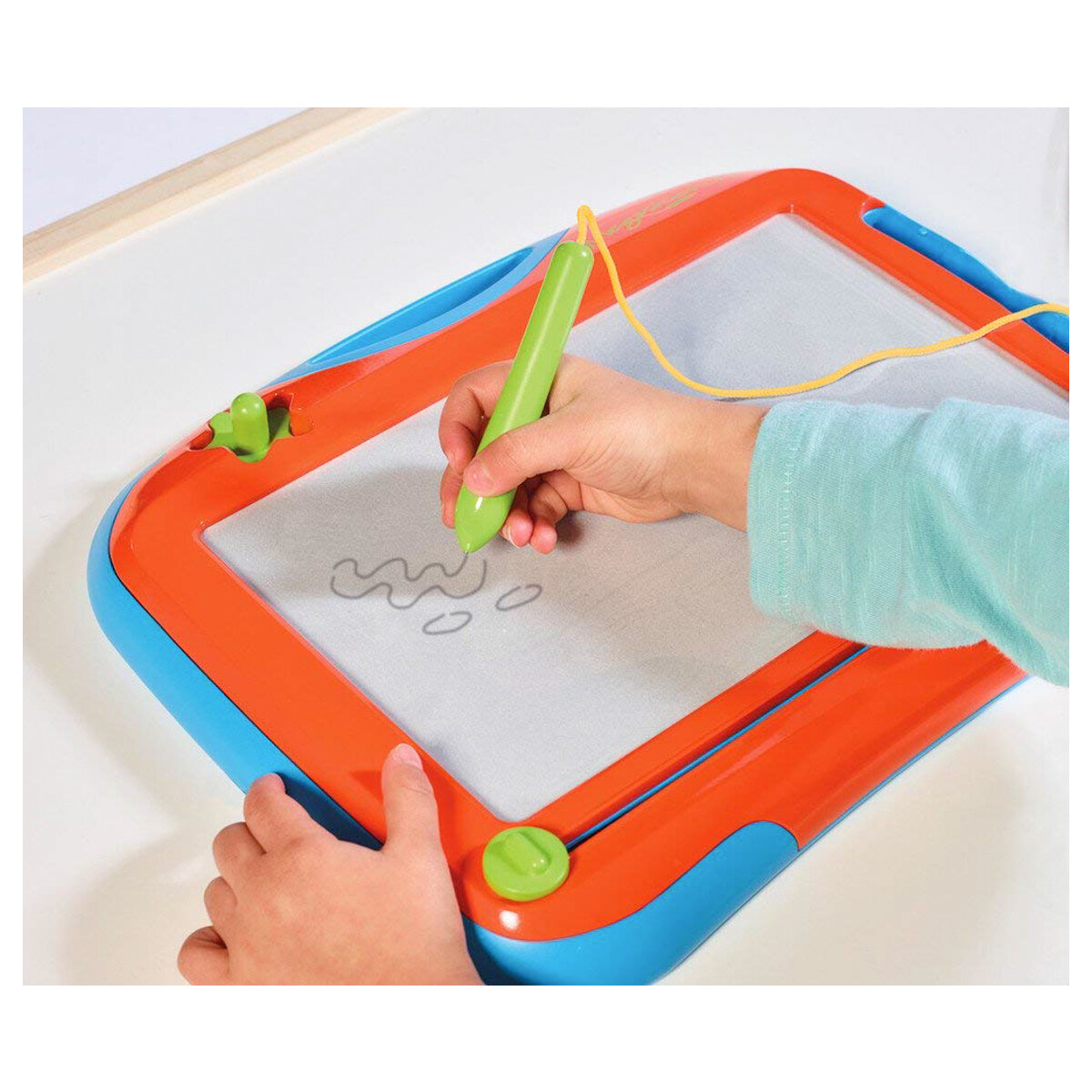 TOMY Megasketcher Mini, messfree drawing board with easy