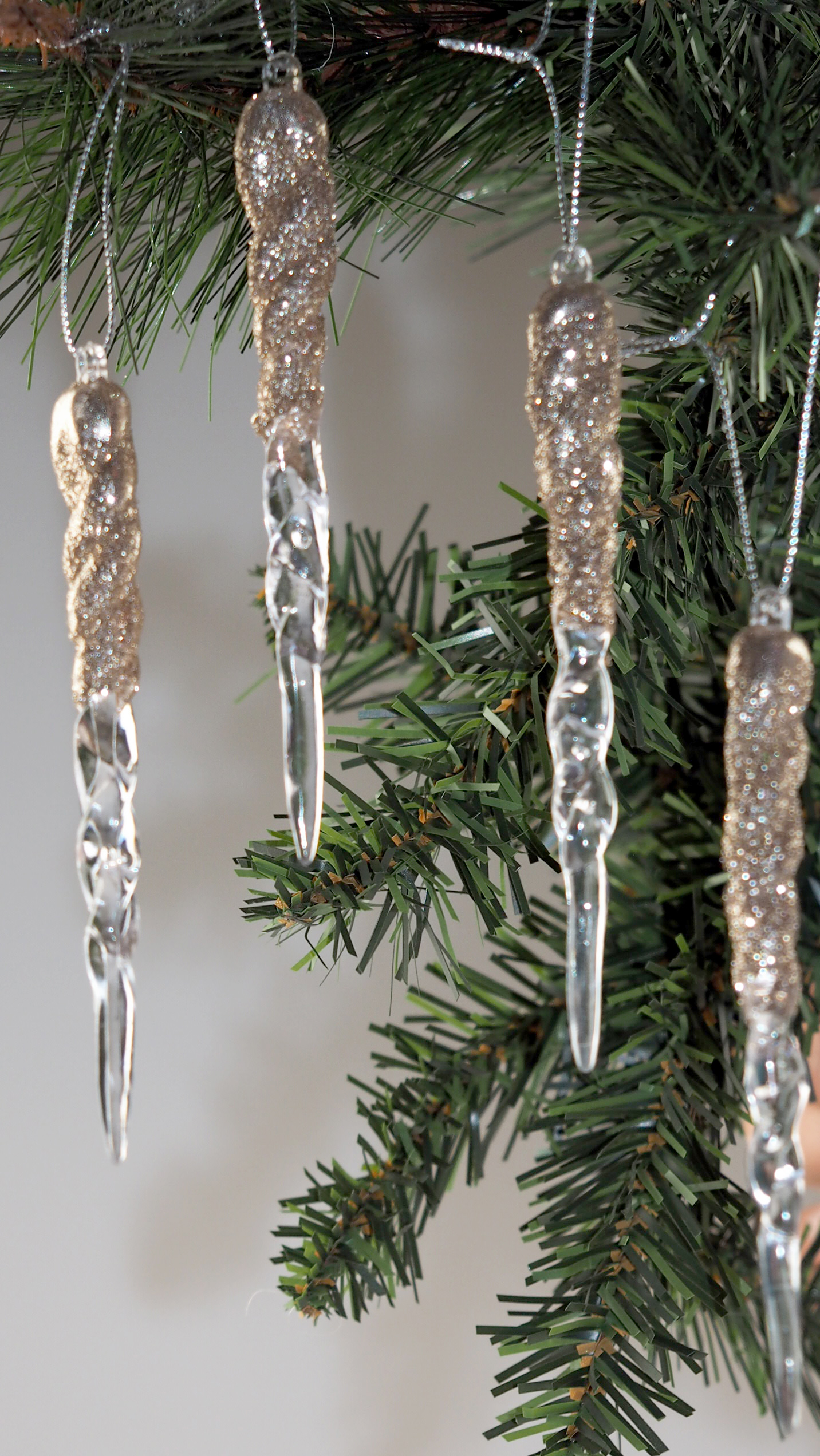 18 Ice Effect 12 Cm Champagne Gold Hanging Icicles Christmas