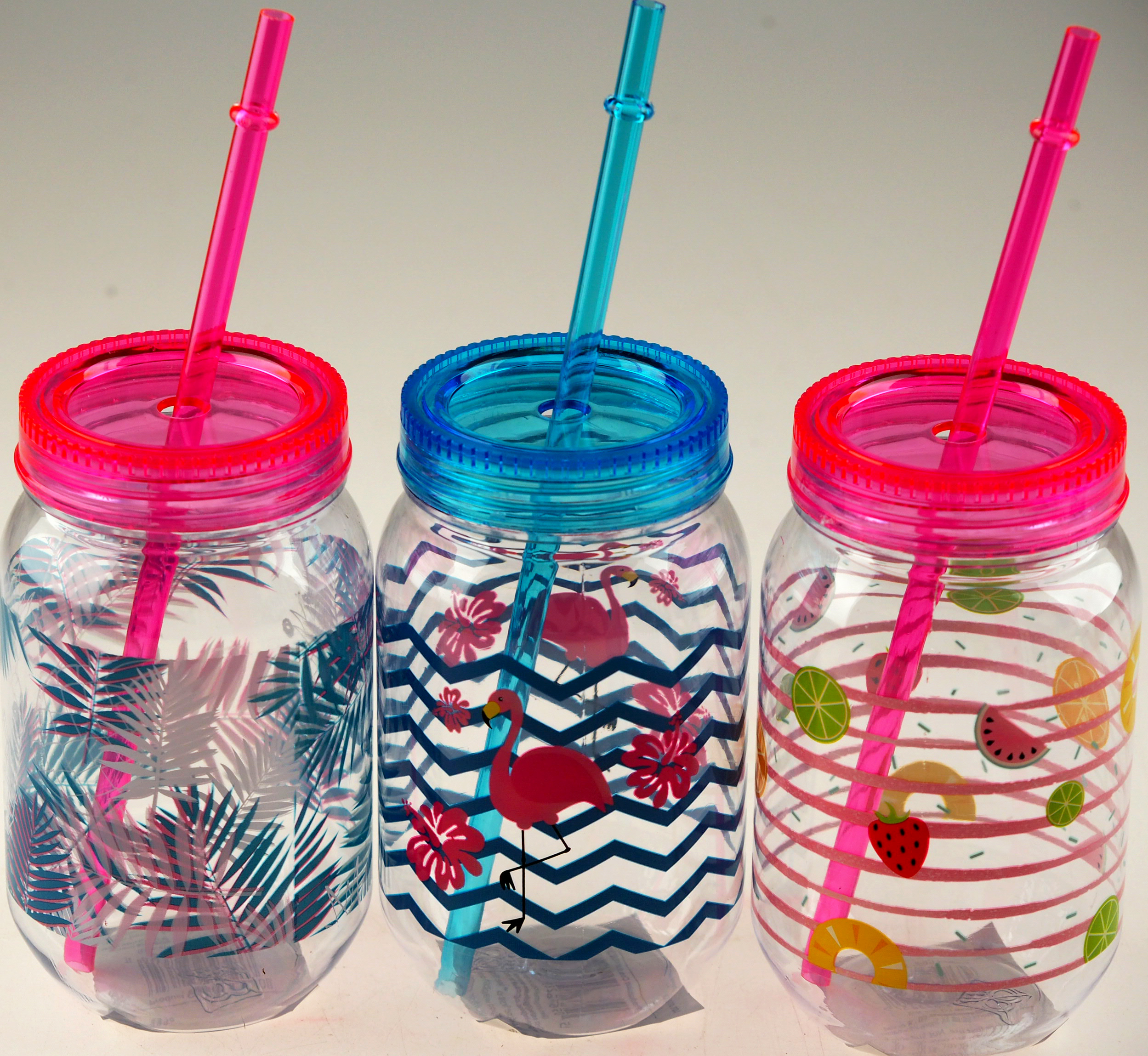 plastic drinking cups with lids