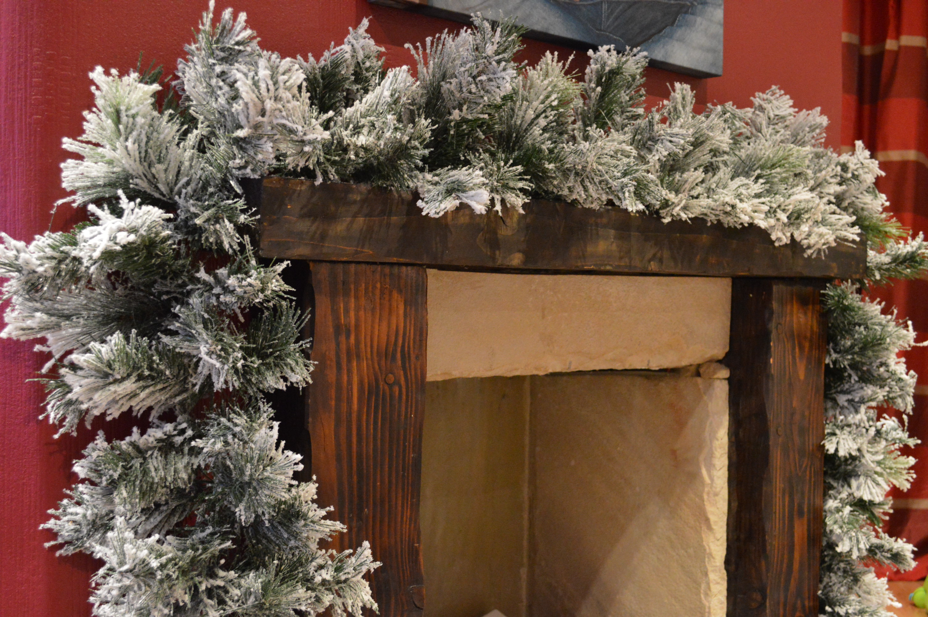 Super Thick Deluxe 270Cm (9Ft) Snowy Flocked Vancouver Pine Christmas Super Thick Deluxe 270Cm (9Ft) Snowy Flocked Vancouver Pine Christmas