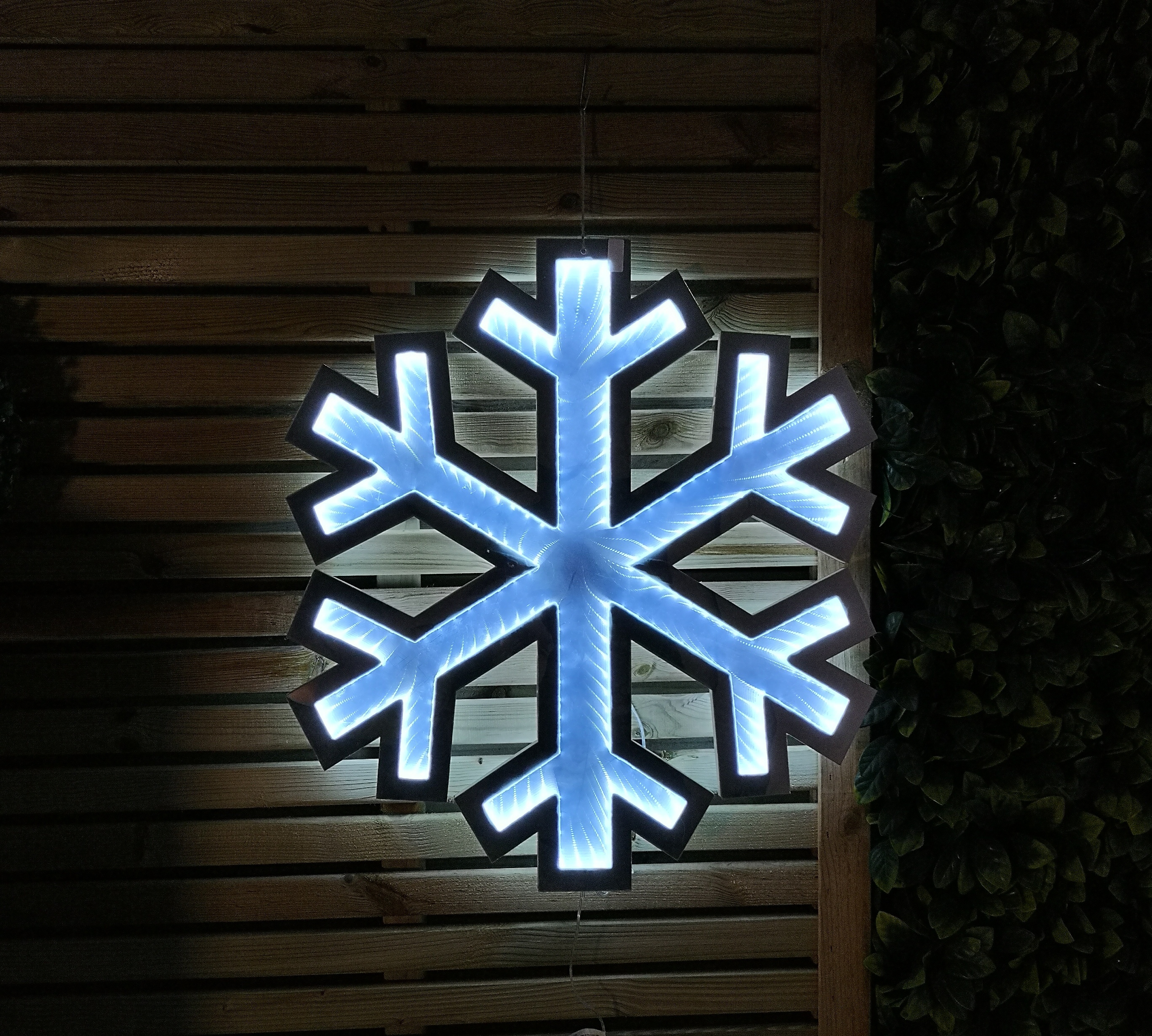 Choice of 32 Designs of LED Light Up Christmas Infinity Light Decorations - Picture 27 of 32