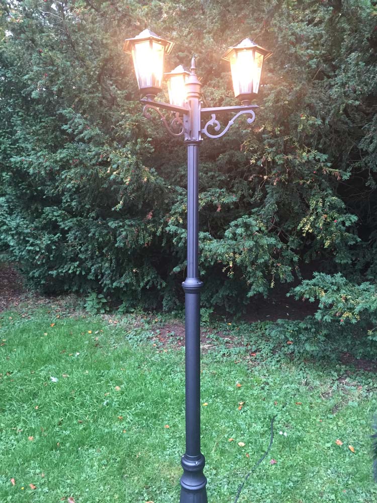 2m Tall Outdoor 3 Triple Head Victorian Garden Lamp Post In Black 2m Tall Outdoor 3 Triple Head Victorian Garden Lamp Post In Black