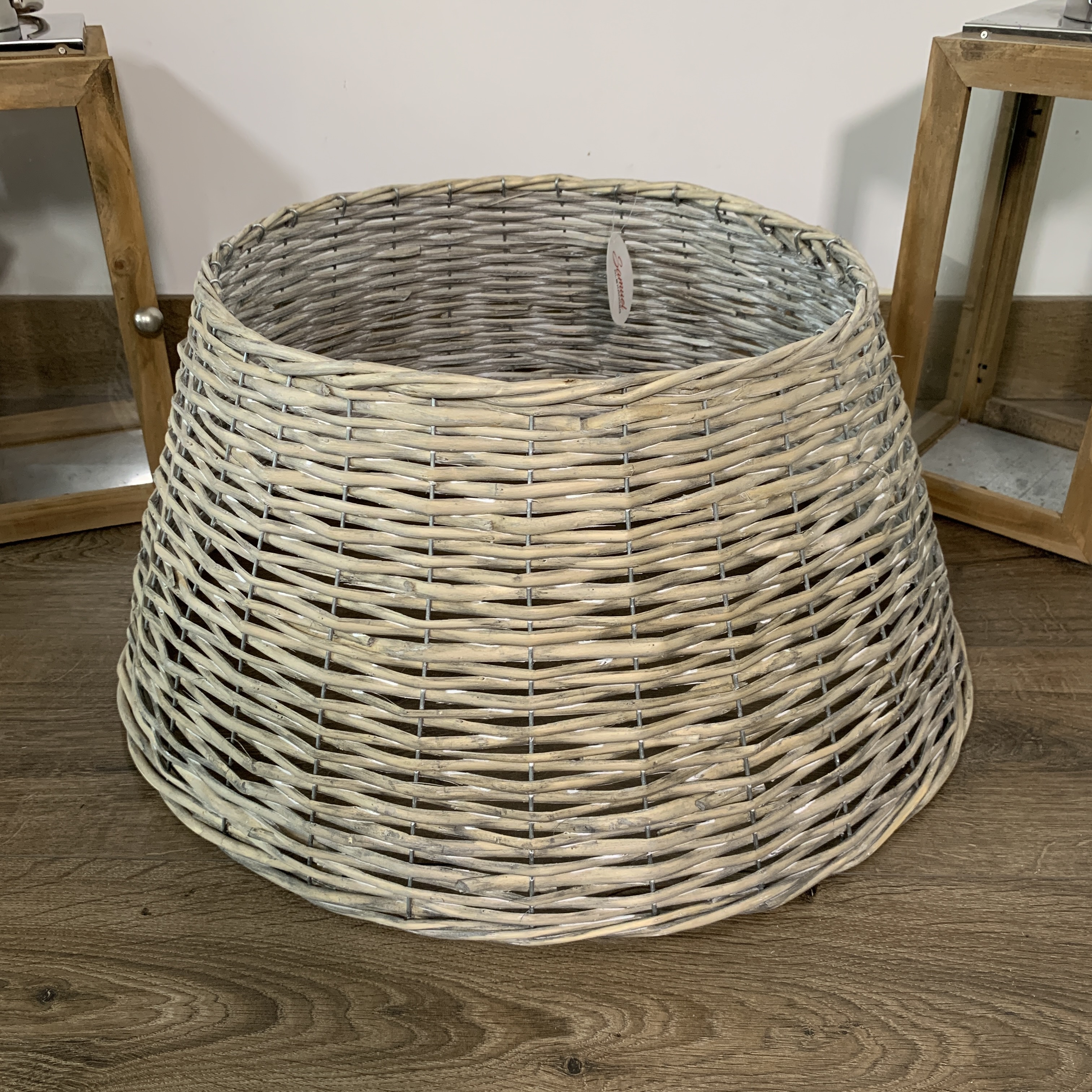 58cm x 26cm Medium Natural Wicker Christmas Tree Skirt 8719152107223 eBay