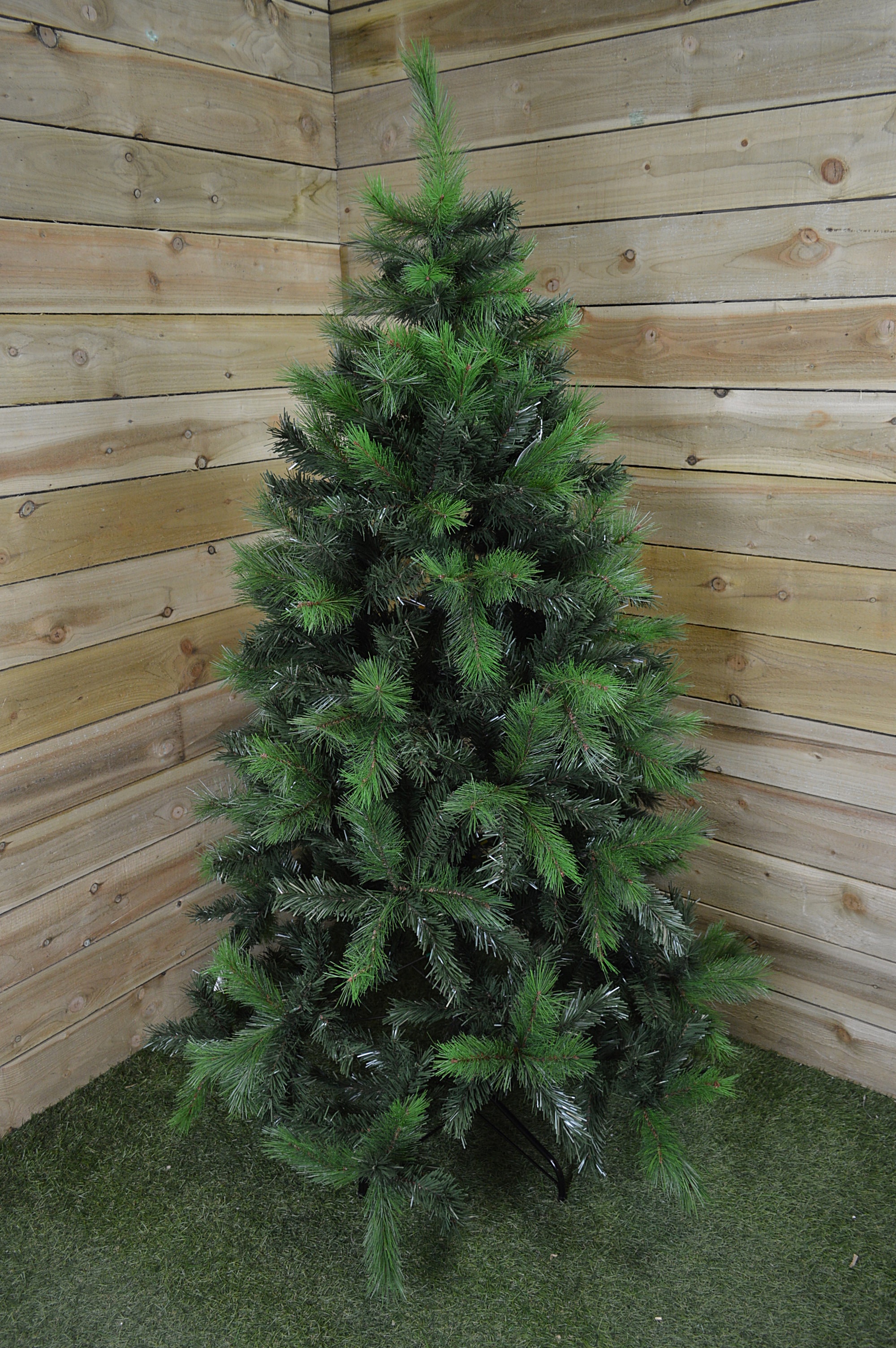 Vancouver Mixed Pine Artificial Christmas Tree in Green 500 tips 6ft 180cm 