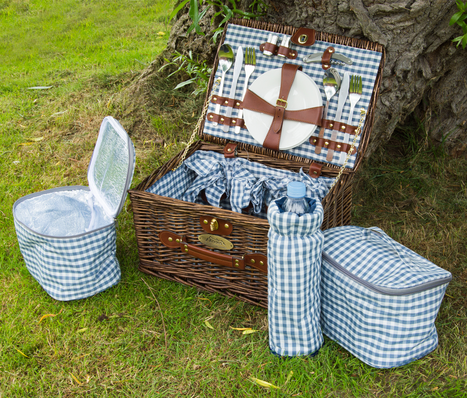 Andes 4 Person Luxury Wicker Basket Outdoor Picnic Hamper Set with Rug