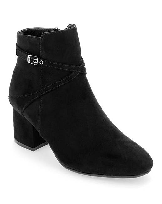 eee fit boots