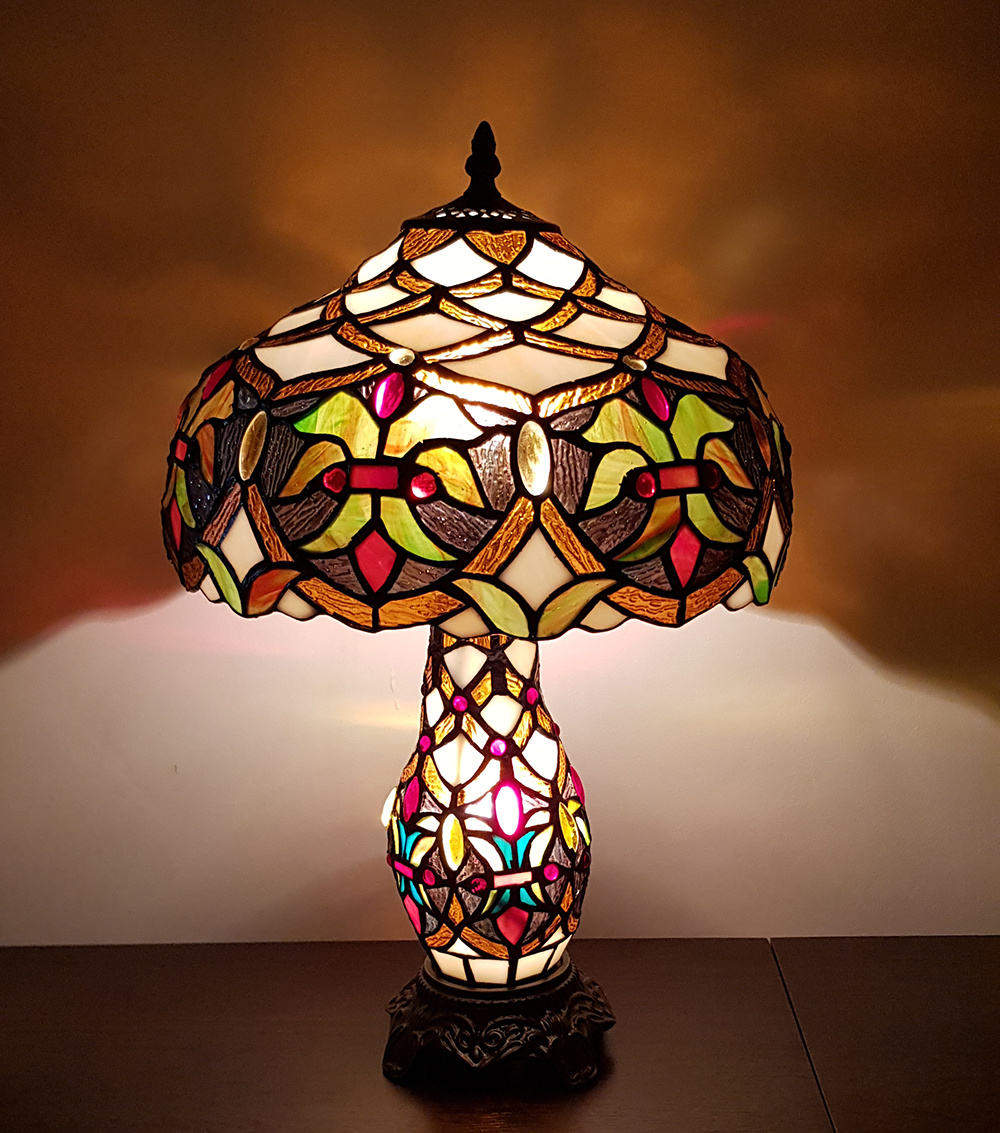 Tiffany Style Table Lamp Stunning Glass and Polyresin Lamp with Twin