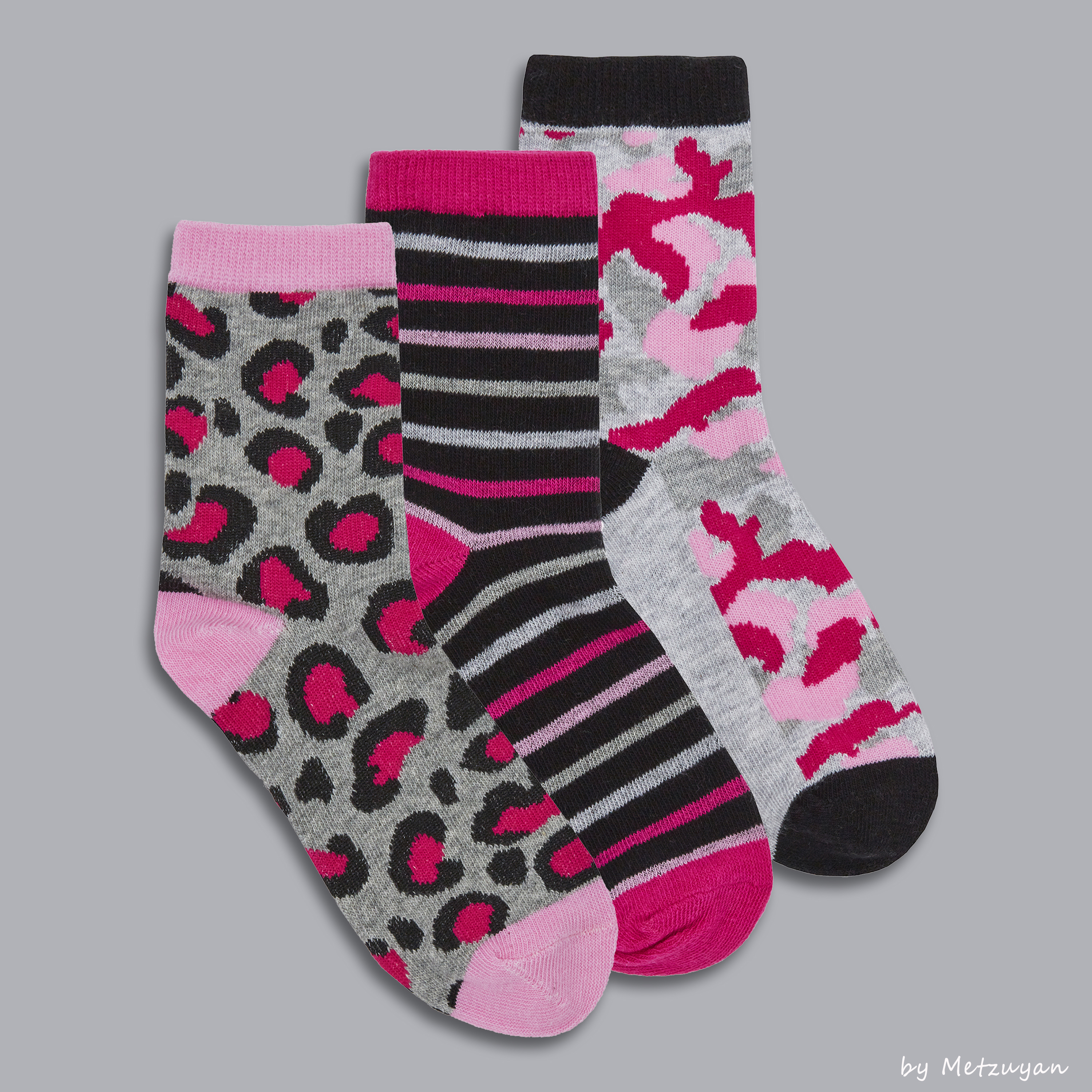 2-5 Pack of 4 pairs girls/teenagers 92% cotton socks 3 sizes 6-9,10-1 