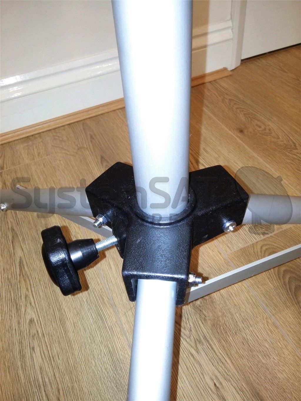 Satellite Dish Tripod Mount Stand for Camping Touring Caravan Sky