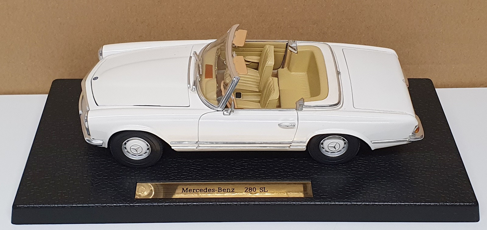 Miniature Anson 1/18 Mercedes 280 SL - James Bond - Collection Comme Neuf