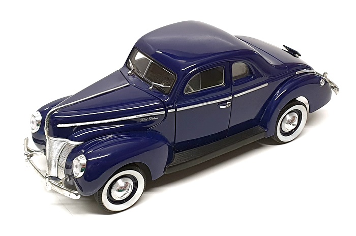 Universal Hobbies 1/18 Scale Diecast 2625L - 1940 Ford Deluxe