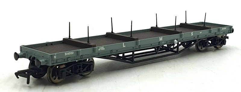 Bachmann OO Gauge (1/76) 33-857 - 30 Ton Bogie Bolster Wagon BR LMS Bachmann OO Gauge (1/76) 33-857 - 30 Ton Bogie Bolster Wagon BR LMS