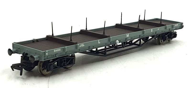 Bachmann OO Gauge (1/76) 33-857 - 30 Ton Bogie Bolster Wagon BR LMS Bachmann OO Gauge (1/76) 33-857 - 30 Ton Bogie Bolster Wagon BR LMS