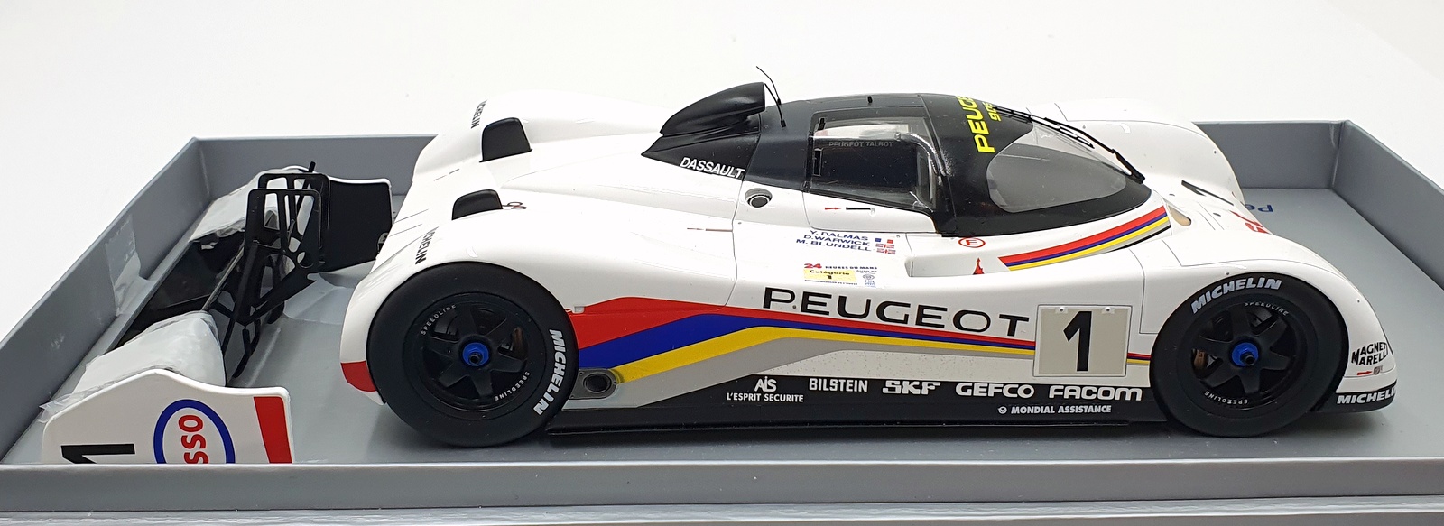 Spark 1/18 Scale Resin 18S011 - Peugeot 905 EVO Winner Le Mans