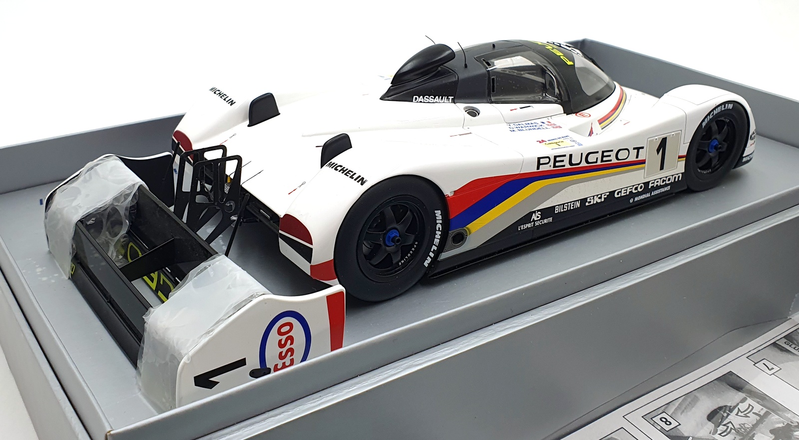 Spark 1/18 Scale Resin 18S011 - Peugeot 905 EVO Winner Le Mans