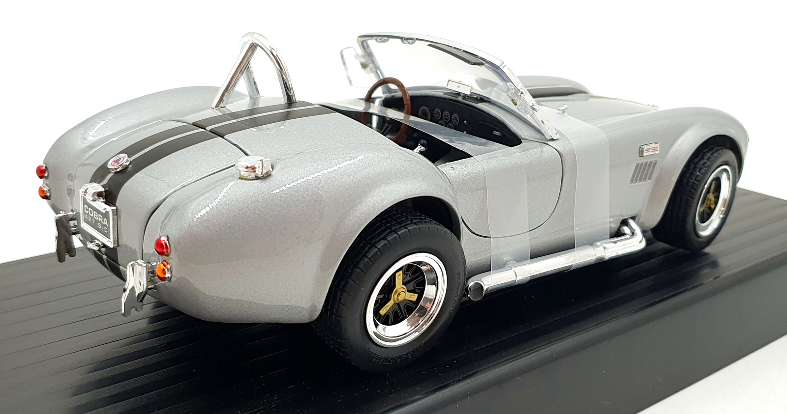 Road Legends 1/18 Scale 92058 - 1964 Shelby Cobra 427 s/c