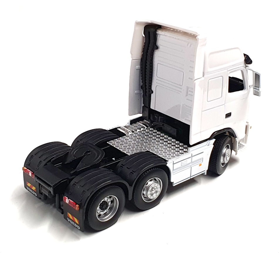 Cararama 1/50 Scale Diecast CR050 - Volvo FH12 Truck Cab - White