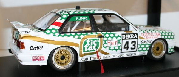 AutoArt 1/18 Scale Diecast Model 89147 - BMW M3 DTM 1991 TIC TAC Berg #43