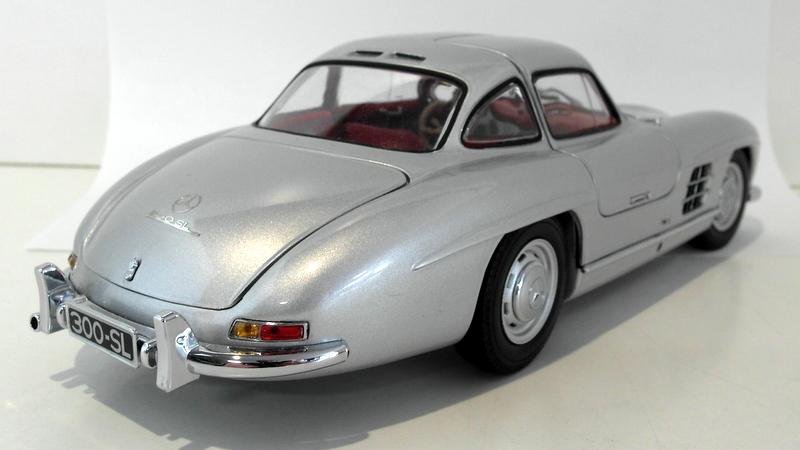 Minichamps 1/18 Scale diecast 180 039000 - Mercedes Benz 300sl 1954 Silver Minichamps 1/18 Scale diecast 180 039000 - Mercedes Benz 300sl 1954 Silver