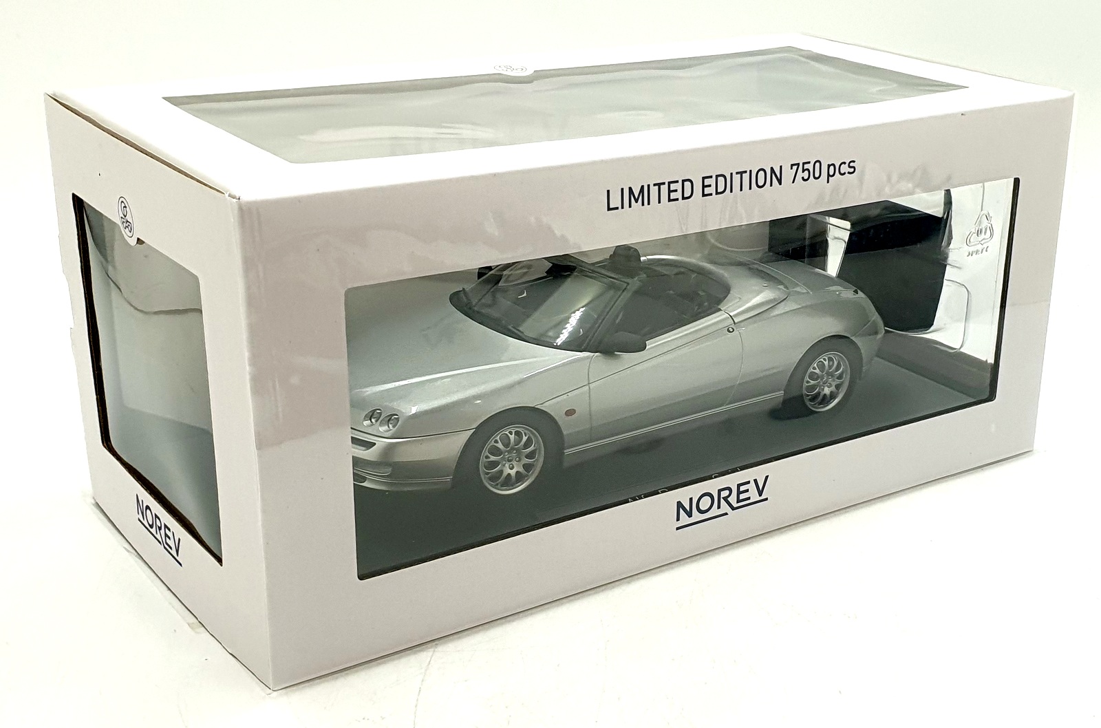 Norev 1/18 Scale 187853 - 1999 Alfa Romeo Spider - Silver Norev 1/18 Scale 187853 - 1999 Alfa Romeo Spider - Silver