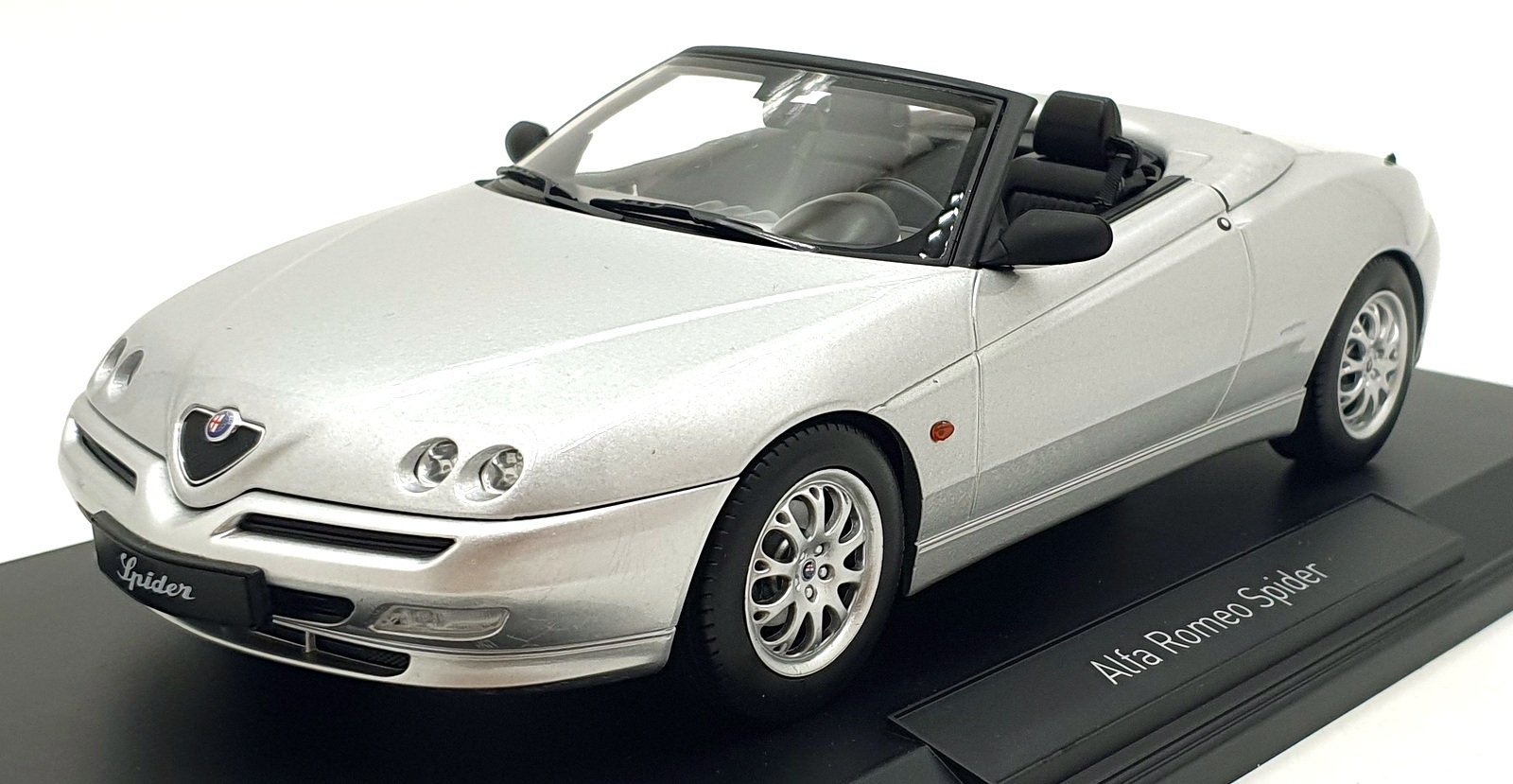 Norev 1/18 Scale 187853 - 1999 Alfa Romeo Spider - Silver Norev 1/18 Scale 187853 - 1999 Alfa Romeo Spider - Silver