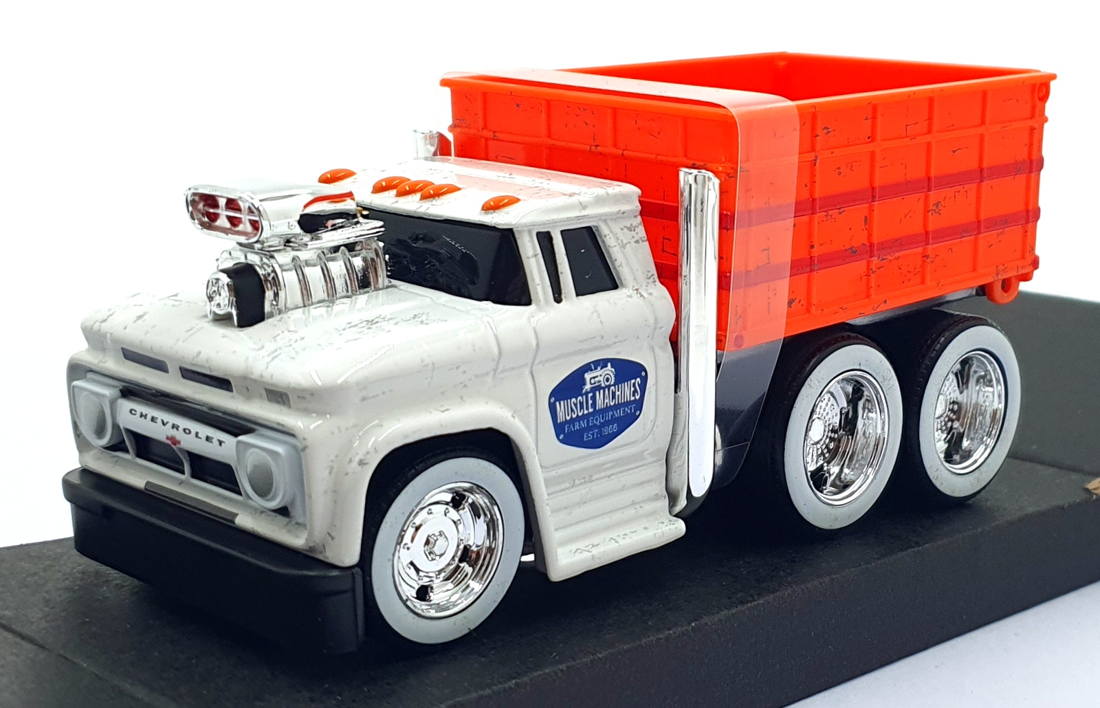 Muscle Machines 1/64 Scale 11610 - 1966 Chevrolet C60 Grain Truck