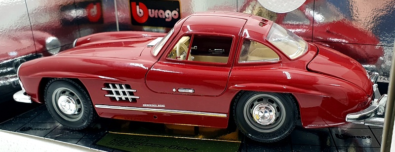 Burago 1/18 Scale Diecast 3013 - Mercedes Benz 300SL 1954 Dark Red