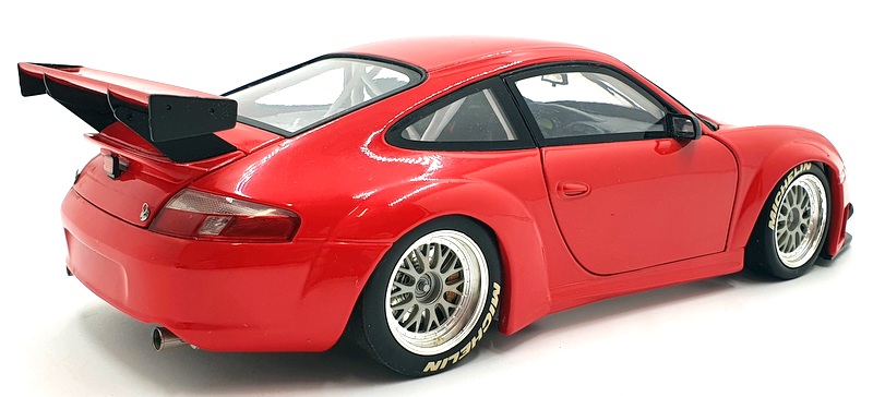 Minichamps 1/18 Scale - 100 046400 - Porsche 911 GT3 RSR FIA GT