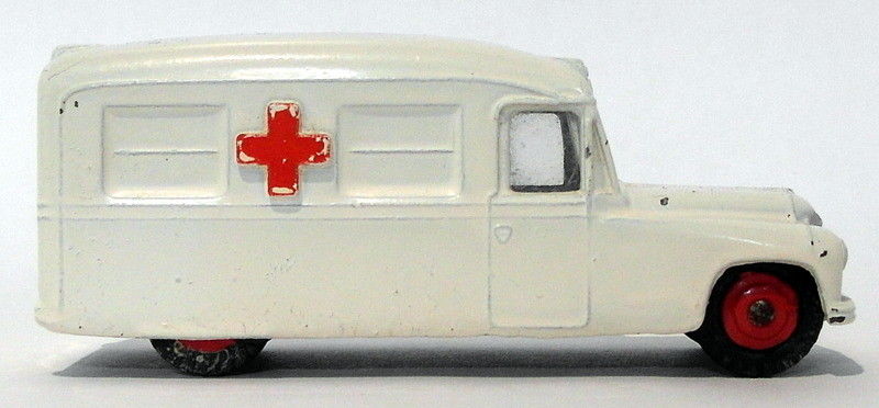 Vintage Dinky 253 - Daimler Ambulance - White Variant 2