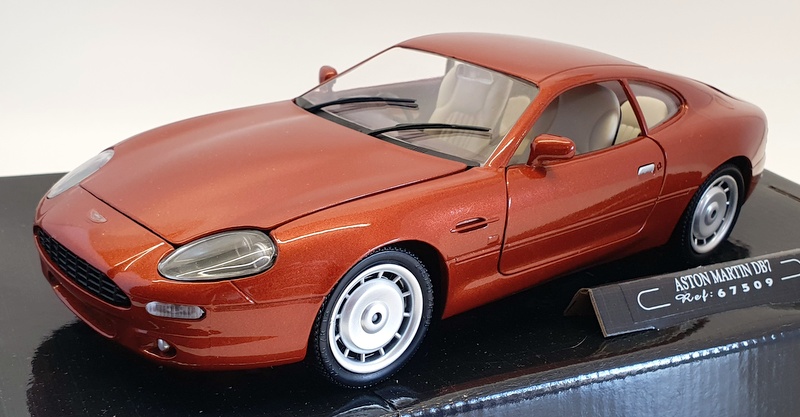激安/新作 - 67509 Diecast Scale 1/18 Guiloy Aston Cooper - DB7 Martin 自動車