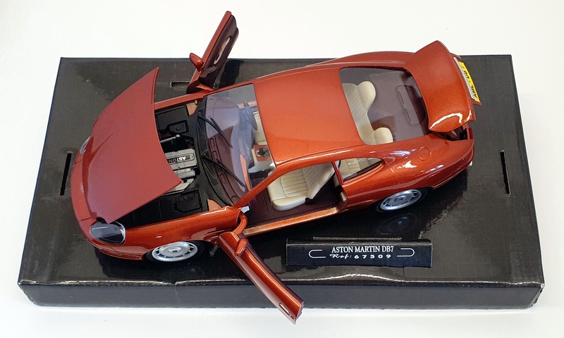 Guiloy 1/18 Scale Diecast 67509 - Aston Martin DB7 - Cooper