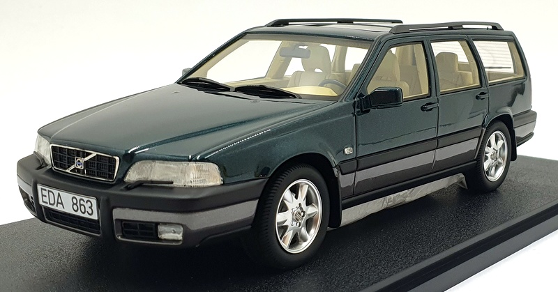 Cult 1/18 Scale CML181-2 - 1996-99 Volvo V70 XC Cross