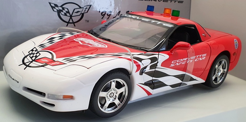 UT Models 1/18 Scale UT0597 - Chevrolet Corvette 99 Le Mans - Red