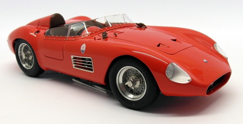 自動車 CMC Maserati 300 S, 1956 Rennsportwagen CMC 1/18 Scale Diecast - M-105 Maserati 300S 1956 Rennsportwagen