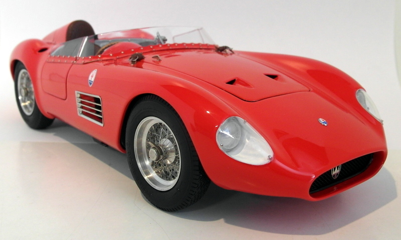 CMC 1/18 Scale Diecast - M-105 Maserati 300S 1956 Rennsportwagen