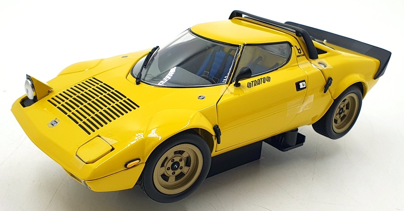 京商　LANCIA STRATOS HF 1:18スケール Kyosho 1/18 Scale Diecast 08130Y Lancia Stratos HF - Yellow