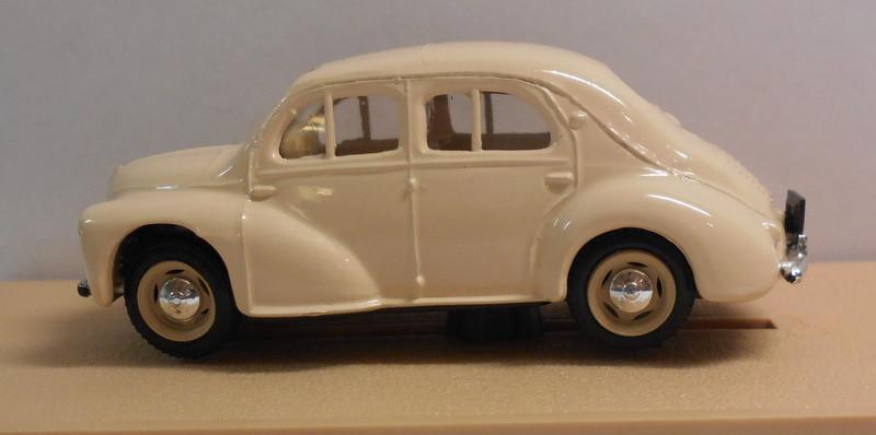 Eligor 1/43 Scale Diecast Model 1106 RENAULT 4 CV BERLINE 1954 CREAM