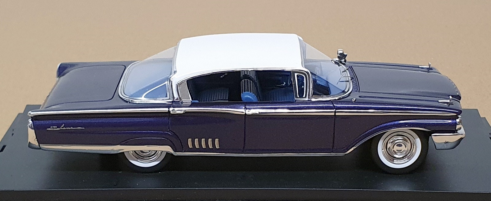 Goldvarg 1/43 Scale GC-084A - 1960 Mercury Park Lane 4Dr. - Marine Blue Goldvarg 1/43 Scale GC-084A - 1960 Mercury Park Lane 4Dr. - Marine Blue