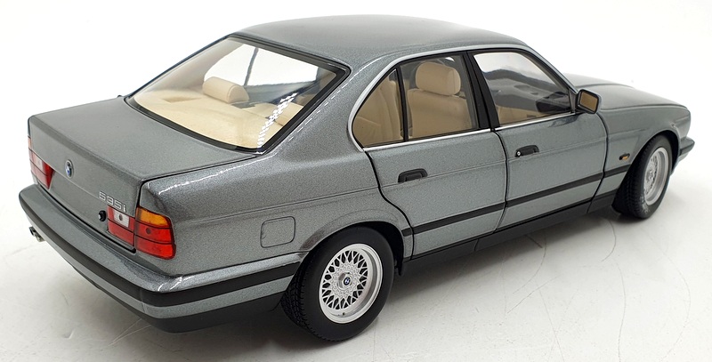 Minichamps 1/18 Scale 100 024008 BMW 535i E34 1988 - Metallic Grey