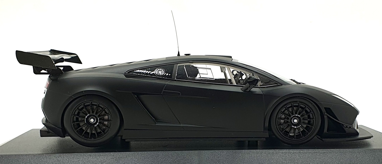 Minichamps 1/18 Scale - 151 111100 Lamborghini Gallardo LP600 GT3 - Matt Black Minichamps 1/18 Scale - 151 111100 Lamborghini Gallardo LP600 GT3 - Matt Black