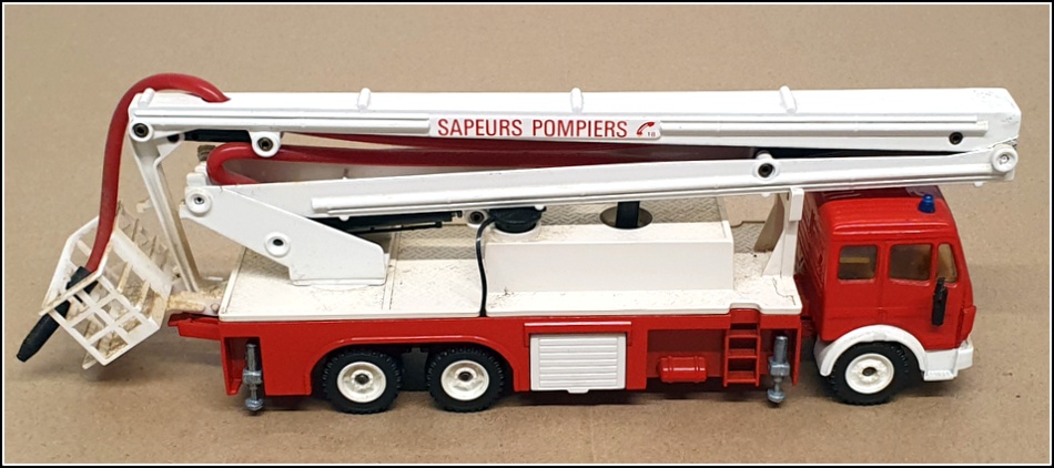 Siku 1/55 Scale 3720 - Mercedes Benz Fire Engine Sapeurs Pompiers - Red/White