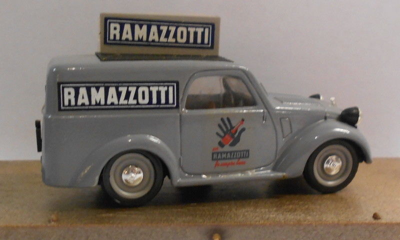 Brumm 1/43 Scale Metal Model - R52 FIAT 500 PUBBLICITARIO 500 A RAMAZZOTTI