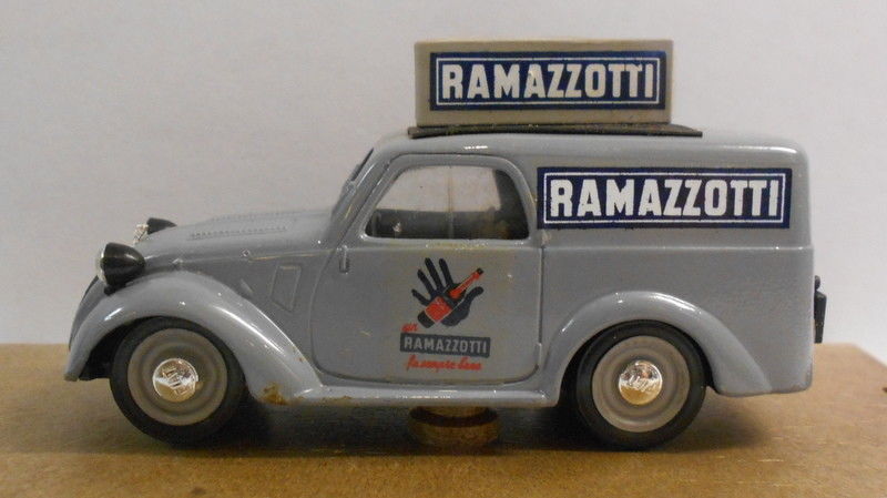 Brumm 1/43 Scale Metal Model - R52 FIAT 500 PUBBLICITARIO 500 A RAMAZZOTTI