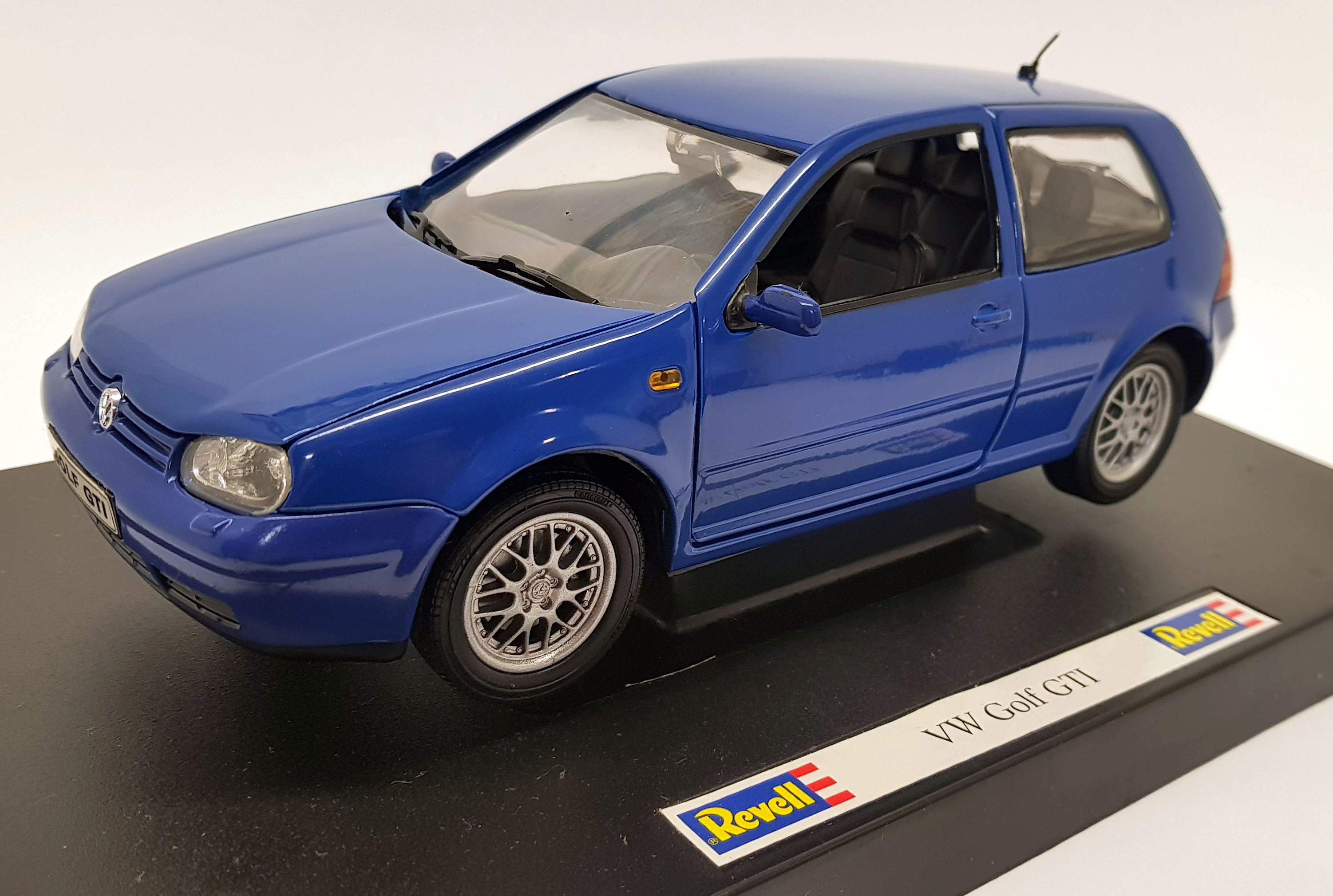 revell volkswagen golf