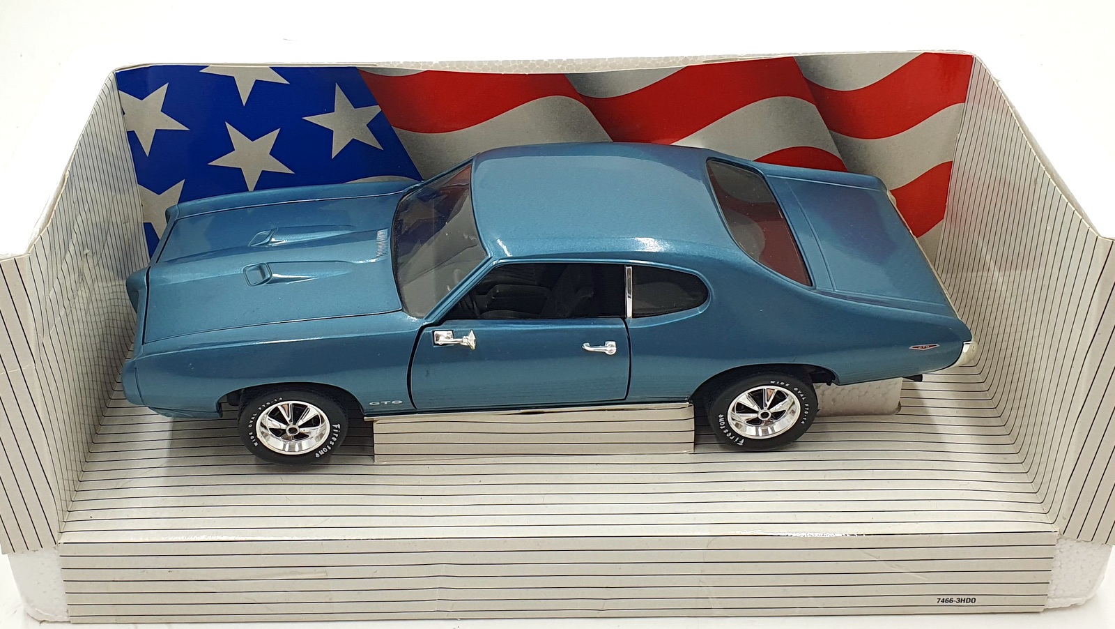 Ertl 1/18 Scale Diecast 7466 - 1969 Pontiac GTO - Blue Ertl 1/18 Scale Diecast 7466 - 1969 Pontiac GTO - Blue