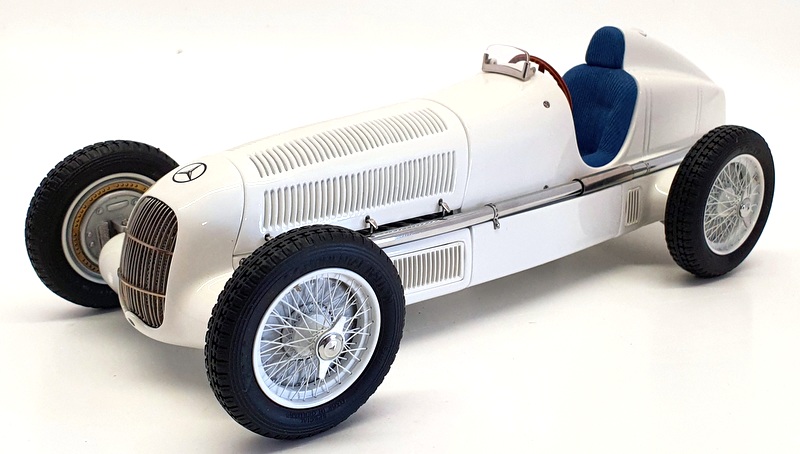 CMC 1/18 Scale Model Car M-065 - 1934 Mercedes Benz W25