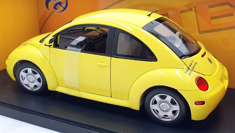 Gate 1/18 Scale Diecast 01036 - VW New Beetle Coupe 1998 - Yellow Gate 1/18 Scale Diecast 01036 - VW New Beetle Coupe 1998 - Yellow