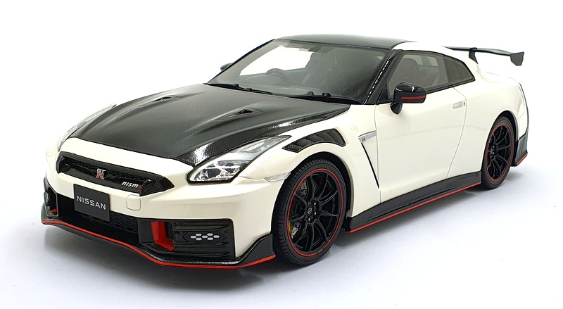 Kyosho 1/18 Scale KSR18061W - Nissan GT-R Nismo special edition
